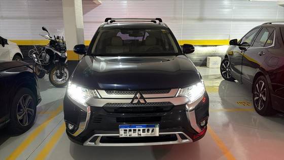 MITSUBISHI OUTLANDER 3.0 MIVEC V6 GASOLINA HPE-S AWD AUTOMÁTICO
